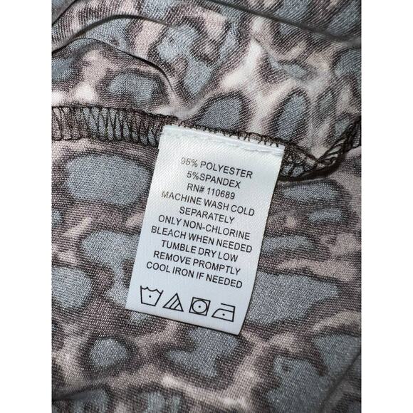 💜 3/$25 💜 Flattering Women with Control Medium Tall TUNIC TOP Leopard - Picture 10 of 11